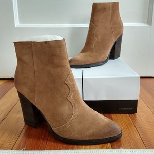 NEW w/Box! Dolce Vita Suede Boots Sz 8